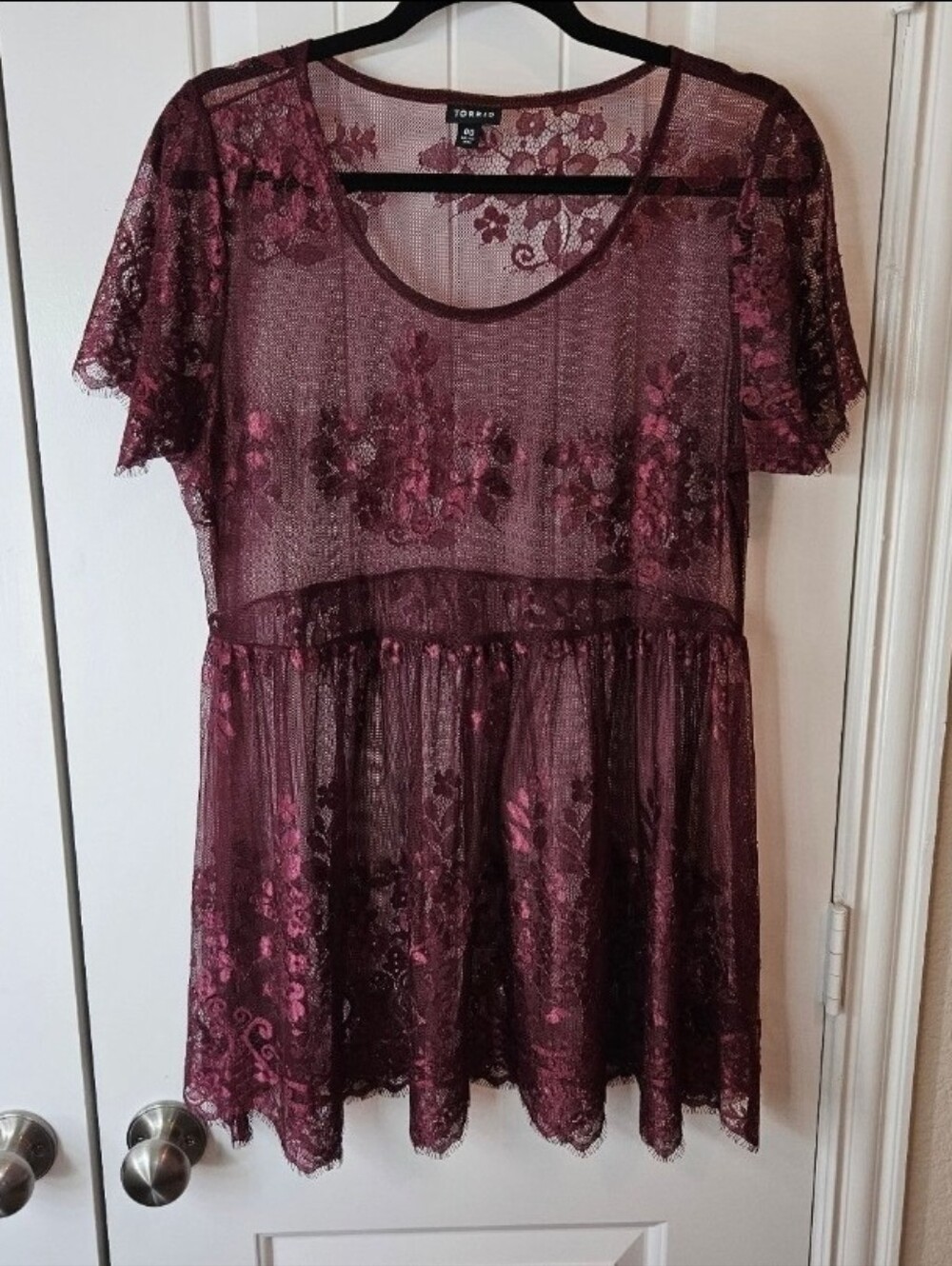 Torrid Lace Top Torrid Size 00 M to L - Picture 8 of 8
